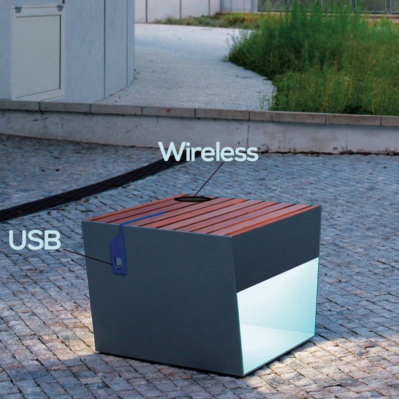Niska cena Różnorodność Projekt WiFi USB Chargring Solar Metal Box