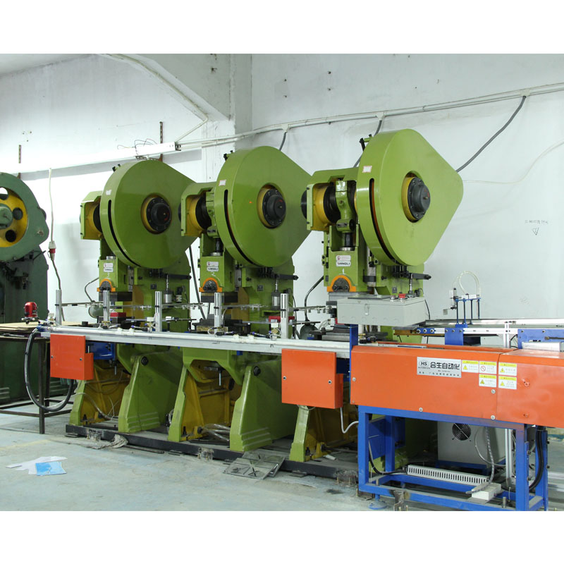 Automatyczne wprowadzenie maszyny do linii produkcyjnej, stabilna jakość i niska szybkość złomu osiągnięta!!