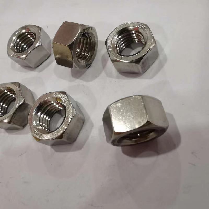 Mydło z gumy morskiej, mocowanie podkładki do nakrętek