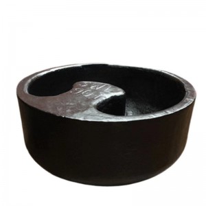 Statek morski, cumowanie, odległa stal, osadzona Bitt Bollard