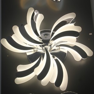 ołowiana lampa sufitowa Stylowa obudowa PC odporna na promieniowanie UV i antyżółta