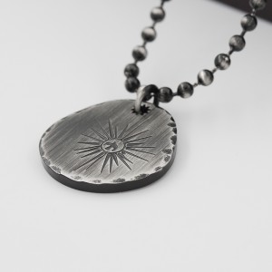 Antyczny czarny naszyjnik Shining Star wisiorek Okrągły naszyjnik ze stali nierdzewnej