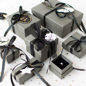 Custom Handmade Cardboard Paper Biżuteria Opakowaniana wisiorek