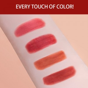 Nowy materialny lipgloss.