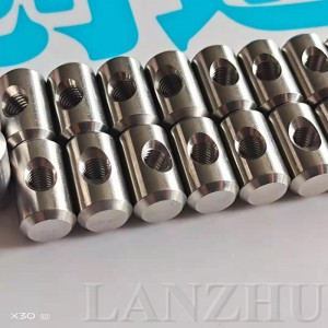 A-286 Trunnion gwintowany