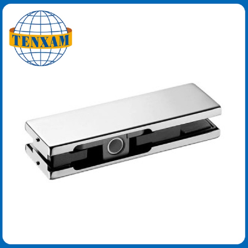 Przypomnienie 丨 może być zapisane dziecko, popychając drzwi do tyłu, gdy jest złapany przez szklane drzwi, rodzicenigdynie powinni tego robić ...