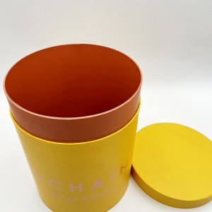 pudełko cylindryczne.