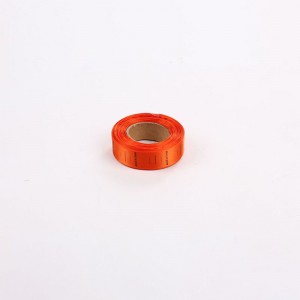 Kolorowa oznakowana etykieta odzieżowa