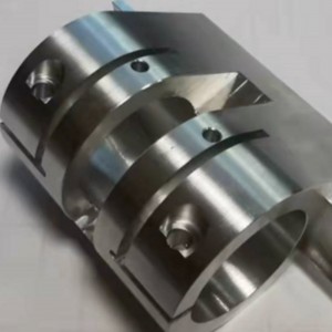 Przetwarzanie części CNC.