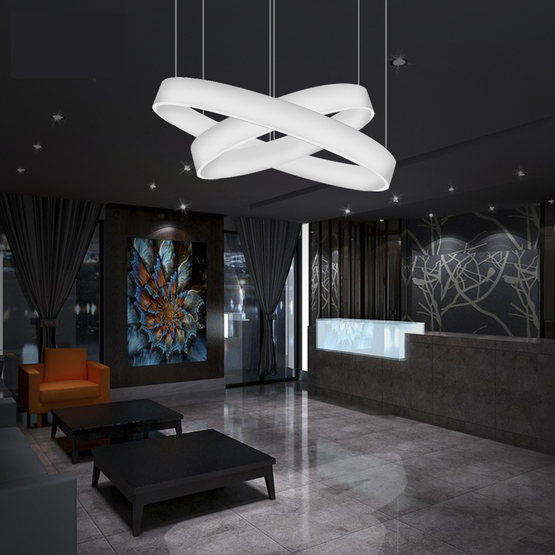 Jak zainstalować lampkę sufitową montażu LED?