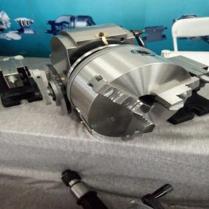 Pionowa i horyzontai dial uniwersalna głowa dzieląca