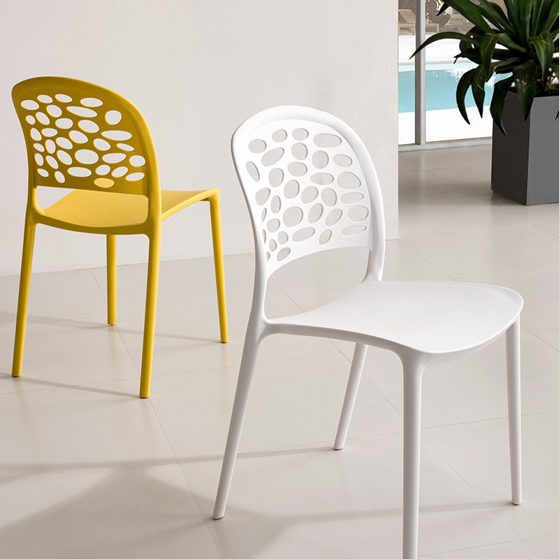 Fabryka Hurtownia Nowoczesna restauracja Stackable Plastic Kolorowe krzesła jadalnie Krzesła ramiona do restauracji