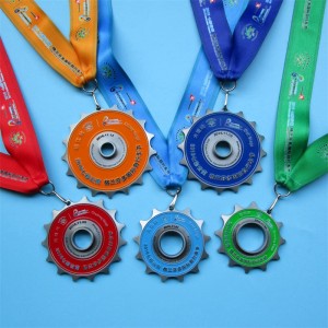 Medal wyścigowy rowerowy z medalami łączącymi biegami pamiątkami