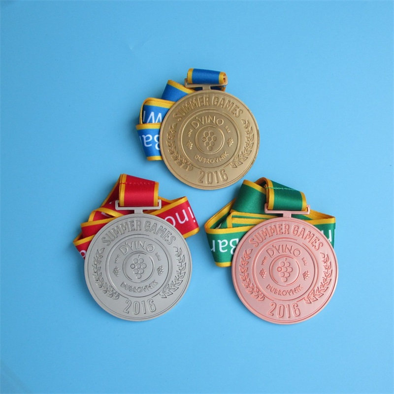 Niestandardowe medalenagrody logo z wstążką ze złotym srebrnym brązowym kolcem