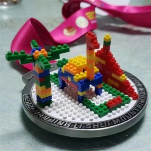 Medale sportowe i wstążki do pływania gimnastyki do siatkówki