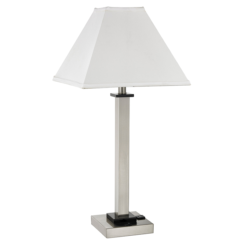 Lampka stołowa pojedynczego stołowego w pokoju gościnnym