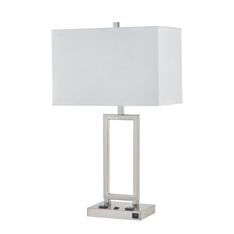 Lampka biurka Gatsby z szczotkowanym wykończeniemniklu, dwa punkty sprzedaży, przełącznik wahacza ON/off i port USB