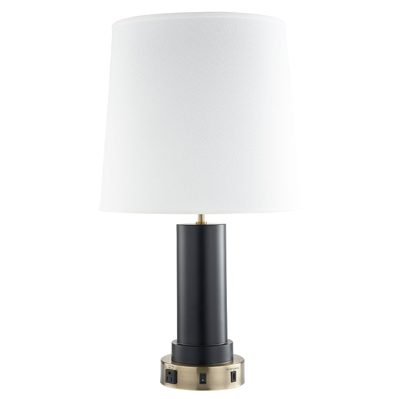 Niestandardowa lampanoca z antycznym mosiądzem i czarnym wykończeniem, przełącznik rockera ON/off, wygodne zbycie i port ładujący USB w pokoju gościnnym