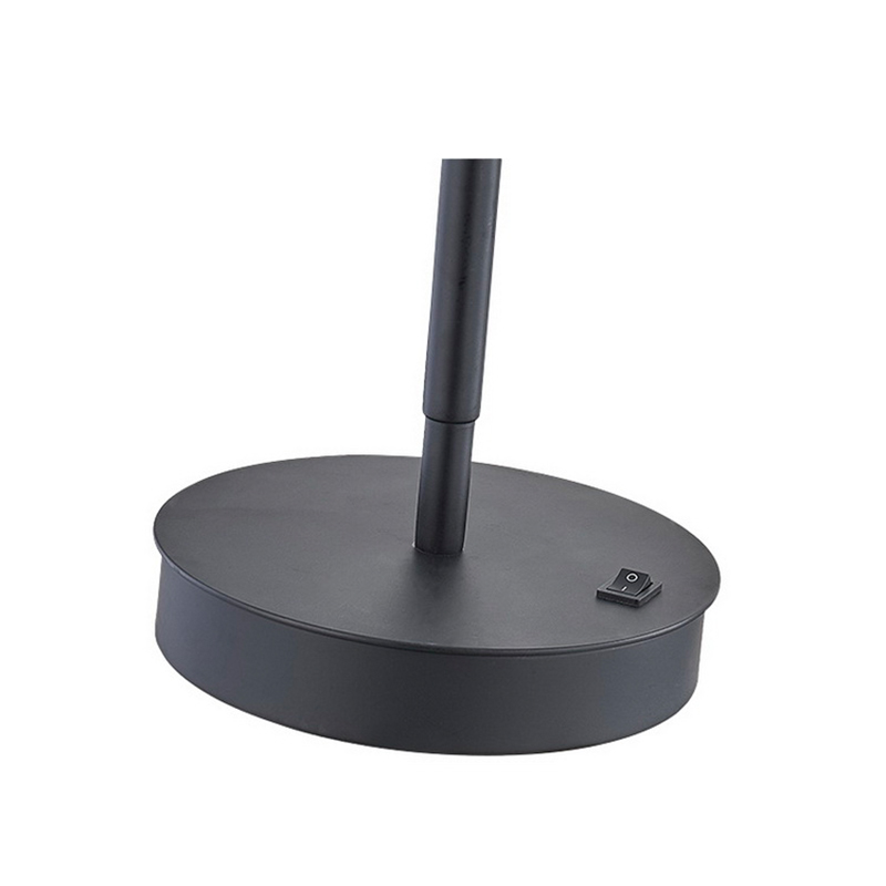 Regulowana lampa biurka LED z matowym czarnym wykończeniem i przełącznikiem rockowym ON/off w hotelowym pokoju gościnnym