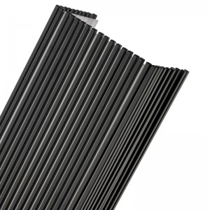 Hotel hotel metalowy hotel hotelowy z matowym czarnym wykończeniem i akrylowym dyfuzorem wewnątrz w hotelu typowe korytarze podłogowe