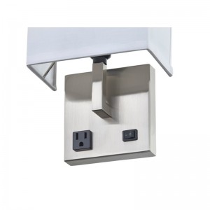 Hotel Hotel Hand Hand Wall z szczotkowanym wykończeniemniklu i pół prostokątnego odcienia tkaniny w hotelu typowy pokój gościowy