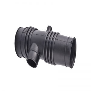 Uniwersalny wąż do wlotu z silnikiem czarnym samochodem