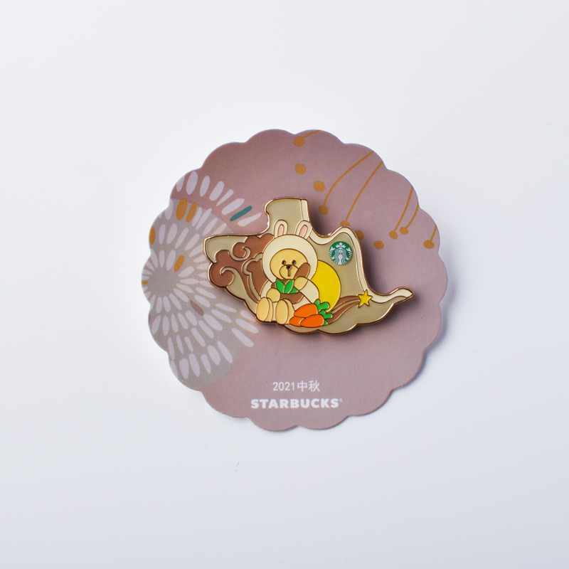 Dostosowywany imitacja emalia z logo obrazu, bezpłatna opłata za próbkę, odpowiednia do kolekcji, złote metalowe uroki, szpilka, miękka szkliwo