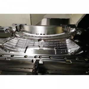 Forma do grilla samochodowego