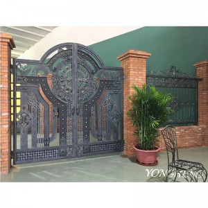 Brama z kutego żelaza