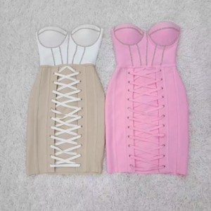 Sukienka bandażowa w bioder