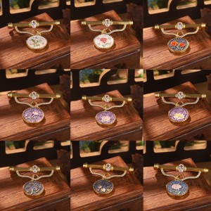 Metalowy zestaw biżuterii kwiatowej